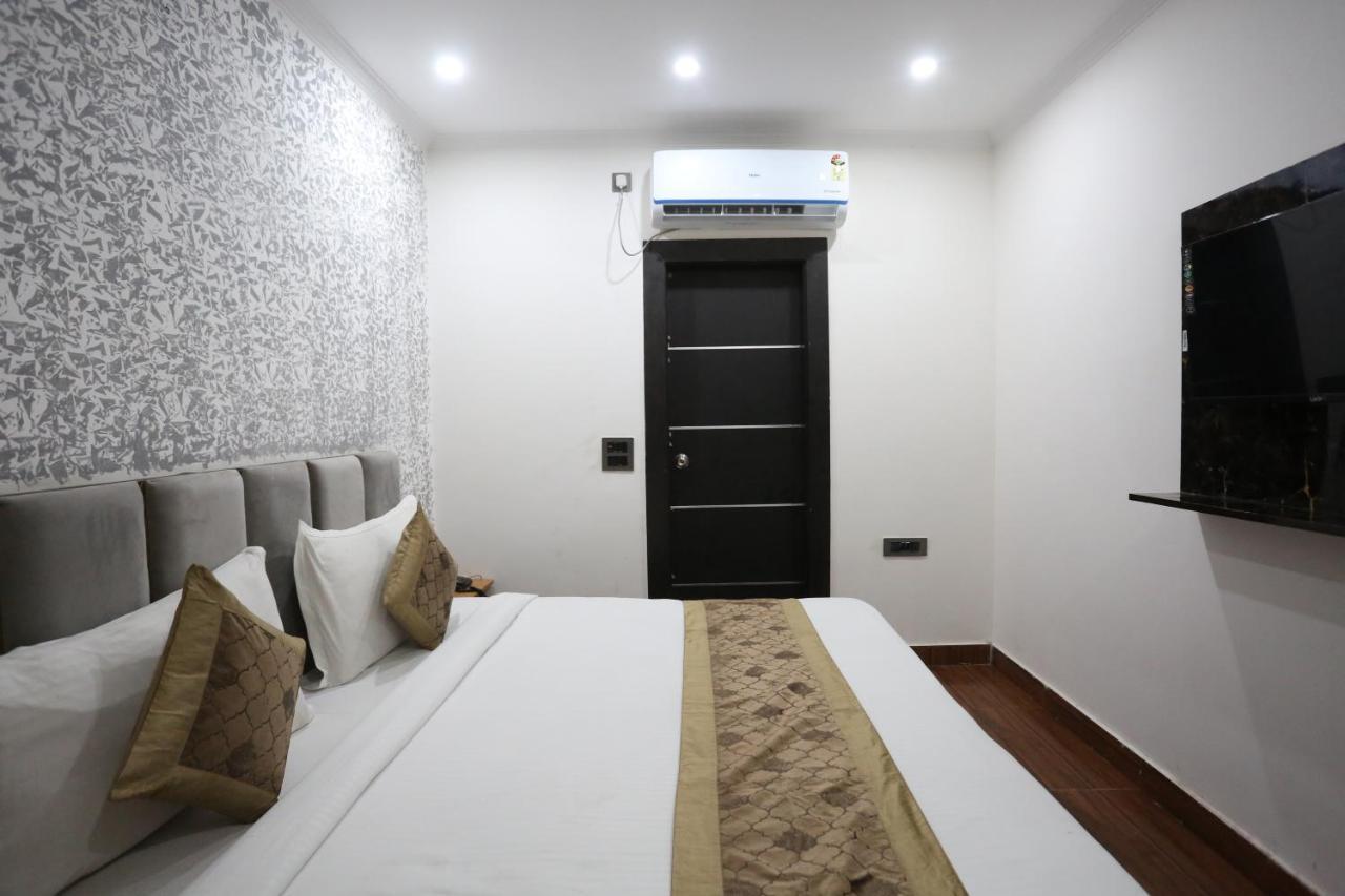 Hotel Twamev Couple Friendly Laxmi Nagar Neu-Delhi Exterior foto