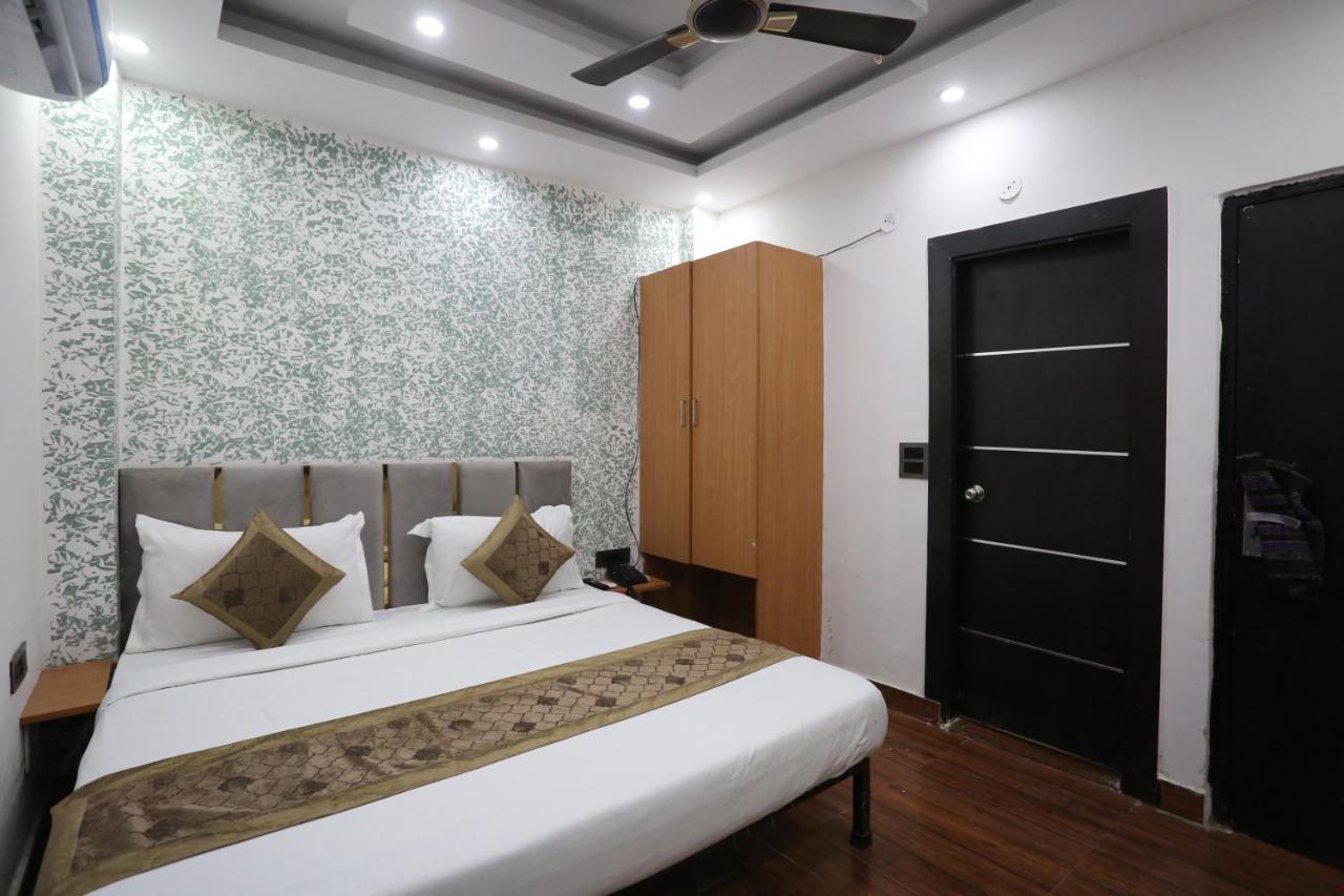 Hotel Twamev Couple Friendly Laxmi Nagar Neu-Delhi Exterior foto