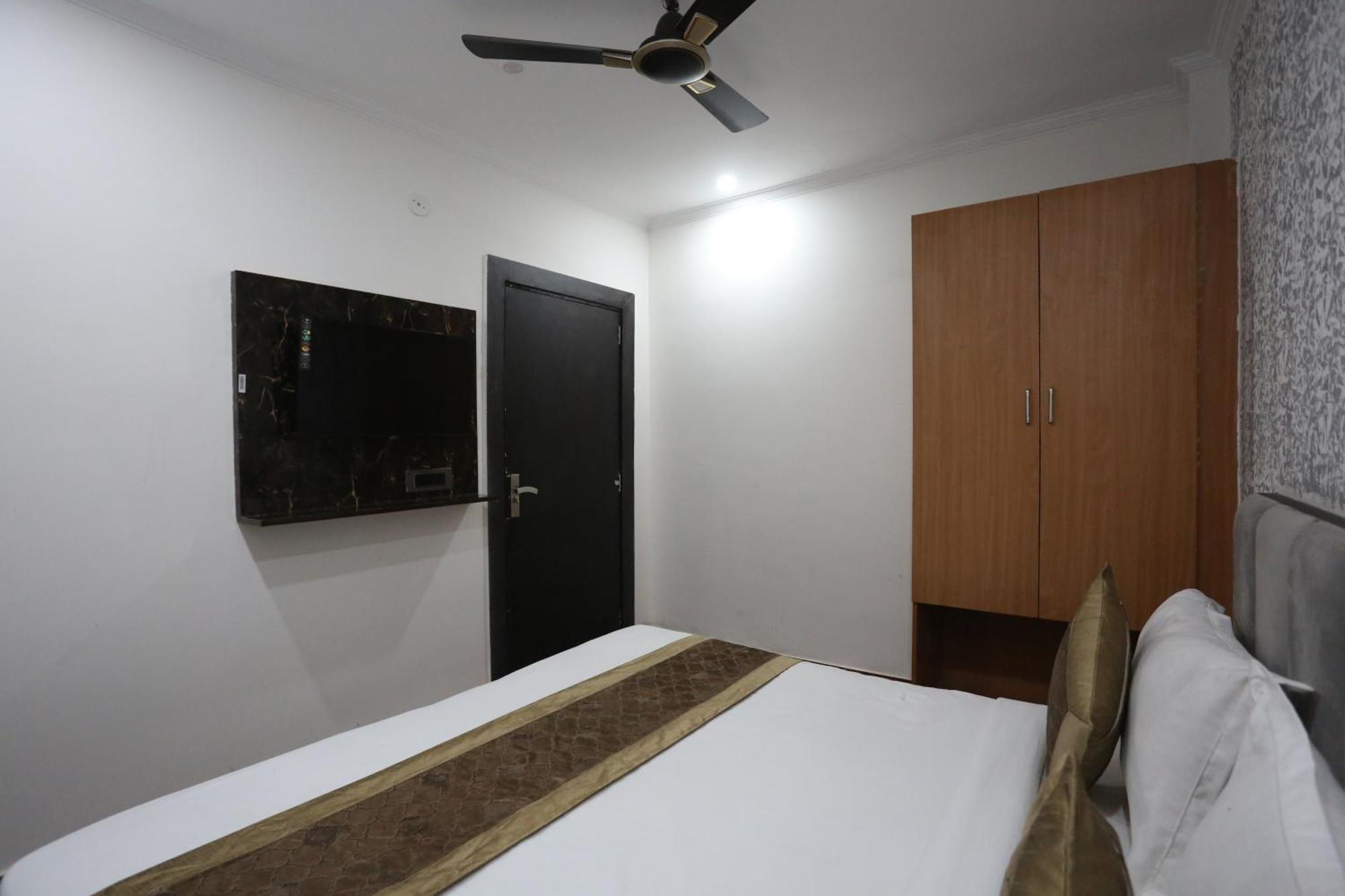 Hotel Twamev Couple Friendly Laxmi Nagar Neu-Delhi Exterior foto