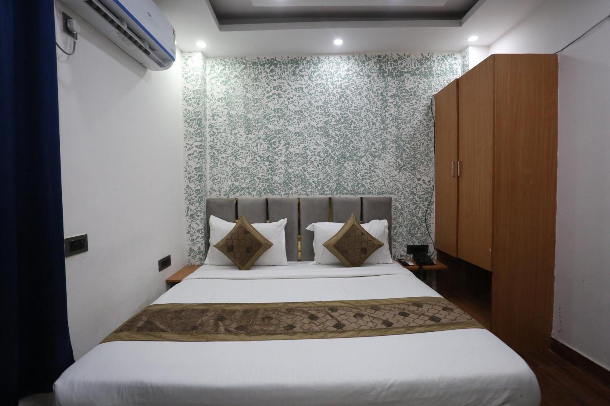 Hotel Twamev Couple Friendly Laxmi Nagar Neu-Delhi Exterior foto